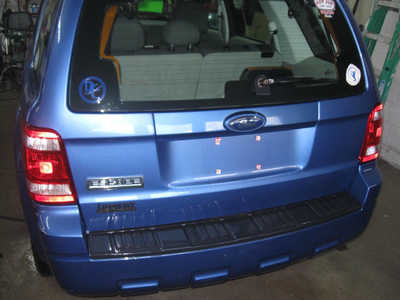 2009 Ford Escape, $6995. Photo 5