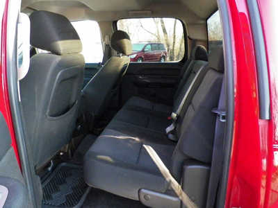 2011 Chevrolet 1500 Crew Cab, $9995. Photo 4
