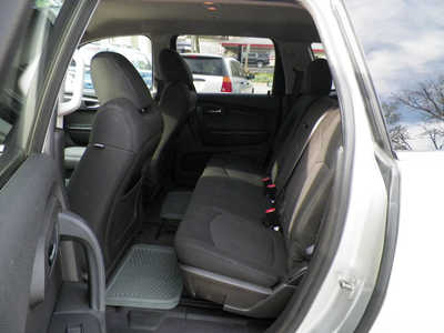 2011 Chevrolet Traverse, $5495. Photo 4
