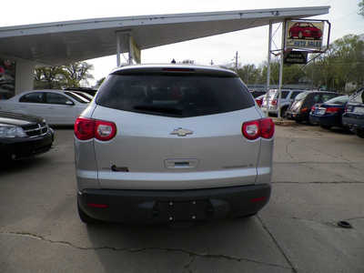 2011 Chevrolet Traverse, $5495. Photo 7