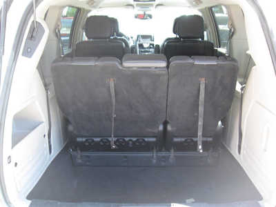 2013 Chrysler Town & Country, $5195. Photo 8
