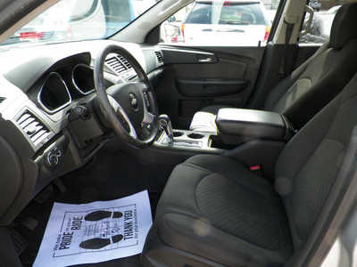 2010 Chevrolet Traverse, $4495. Photo 3