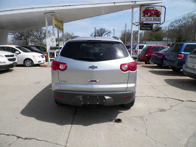 2010 Chevrolet Traverse, $4495. Photo 7