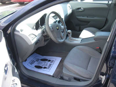 2011 Chevrolet Malibu, $6495. Photo 4
