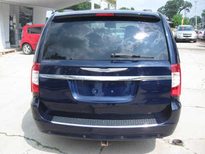 2013 Chrysler Town and, $7995. Photo 9