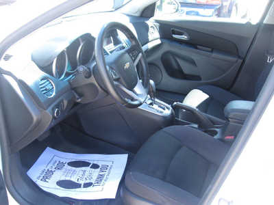 2014 Chevrolet Cruze, $5995. Photo 4