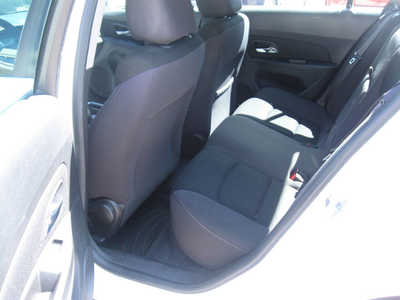 2014 Chevrolet Cruze, $5995. Photo 5