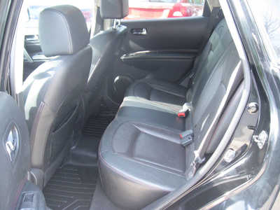 2013 Nissan Rogue, $6895. Photo 4