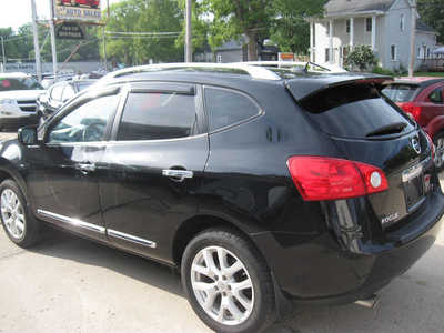 2013 Nissan Rogue, $6895. Photo 5