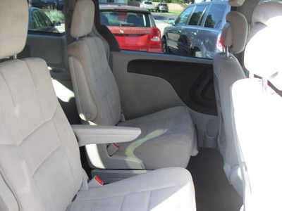 2011 Dodge Caravan, Grand, $6295. Photo 11