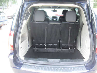 2013 Chrysler Town & Country, $6595. Photo 9