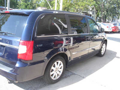 2016 Chrysler Town & Country, $8595. Photo 10