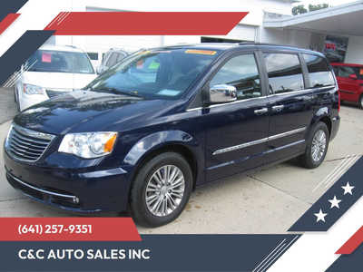 2016 Chrysler Town & Country, $12595. Photo 1