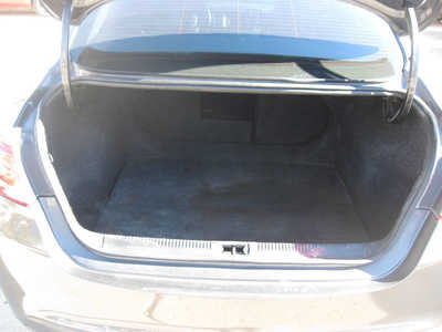 2017 Chrysler 200, $9195. Photo 7