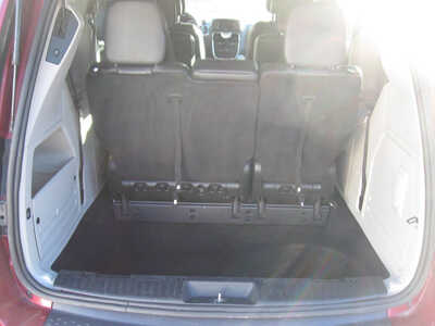 2014 Chrysler Town & Country, $7595. Photo 8