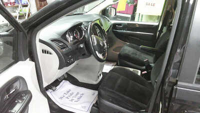 2015 Dodge Grand Caravan, $7995. Photo 3