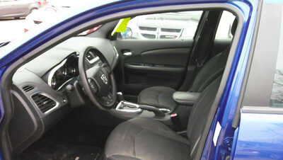 2014 Dodge Avenger, $5995. Photo 3