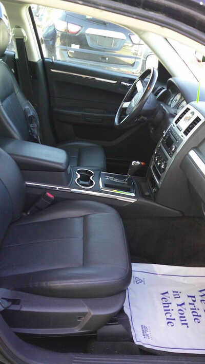 2009 Chrysler 300, $5995. Photo 10