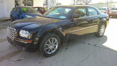 2009 Chrysler 300, $5995. Photo 2