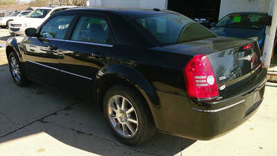 2009 Chrysler 300, $5995. Photo 5