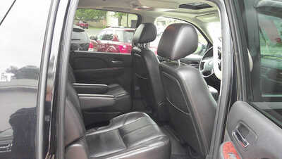 2011 Chevrolet Suburban, $7495. Photo 12