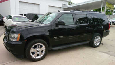 2011 Chevrolet Suburban, $7495. Photo 2
