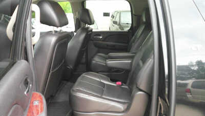 2011 Chevrolet Suburban, $7495. Photo 5