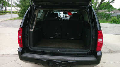 2011 Chevrolet Suburban, $7495. Photo 9