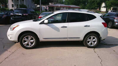 2011 Nissan Rogue, $7995. Photo 3