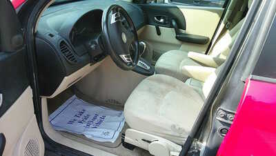 2004 Saturn VUE, $1995. Photo 4