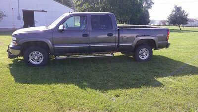 2002 Chevrolet 1500 Crew Cab, $7995. Photo 3