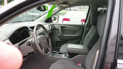 2015 Chevrolet Traverse, $5495. Photo 3