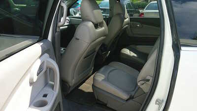2011 Chevrolet Traverse, $4995. Photo 5