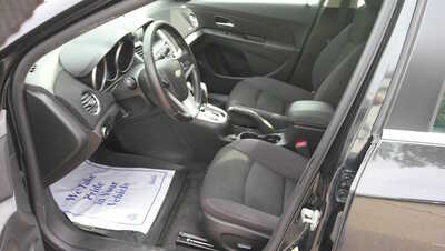 2013 Chevrolet Cruze, $6996. Photo 3