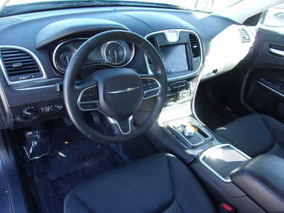 2019 Chrysler 300, $17900. Photo 10