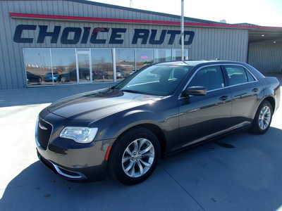 2019 Chrysler 300, $19850. Photo 6