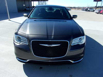 2019 Chrysler 300, $19850. Photo 7