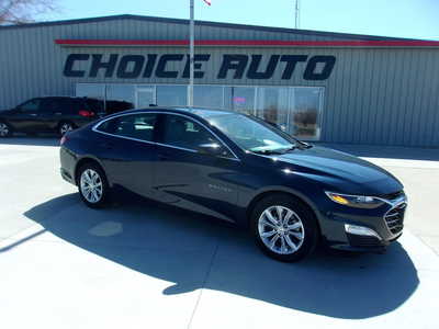 2021 Chevrolet Malibu, $18300. Photo 2