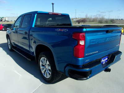 2022 Chevrolet 1500 Crew Cab, $29850. Photo 5