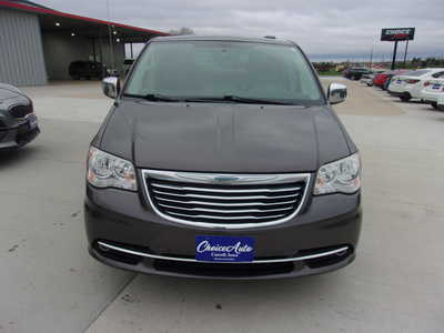 2014 Chrysler Town & Country, $12900. Photo 8