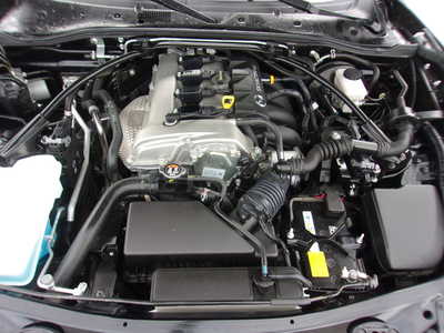 2021 Mazda Miata, $26700. Photo 8