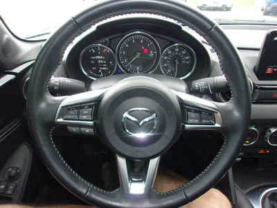 2021 Mazda Miata, $26700. Photo 9