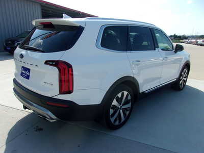 2021 Kia Telluride, $27800. Photo 3