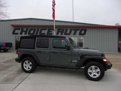 2020 Jeep Wrangler Unlimited, $25900. Photo 3