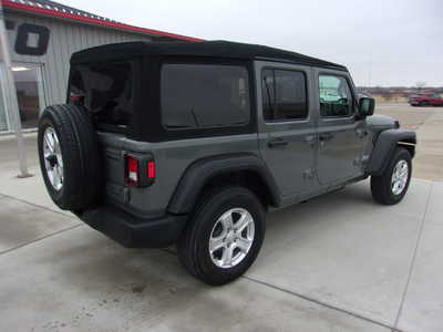 2020 Jeep Wrangler Unlimited, $25900. Photo 5