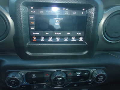 2018 Jeep Wrangler Unlimited, $24900. Photo 11