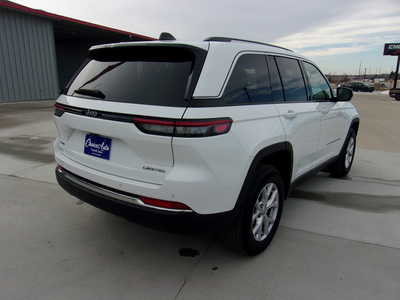 2022 Jeep Grand Cherokee, $35000. Photo 3