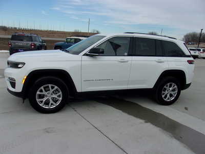 2022 Jeep Grand Cherokee, $35000. Photo 6