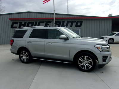 2022 Ford Expedition, $39800. Photo 2