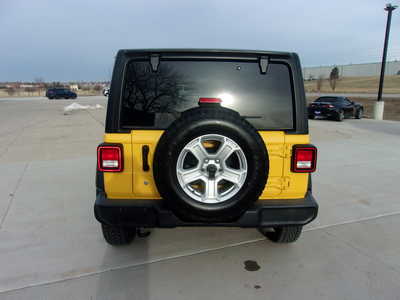 2019 Jeep Wrangler Unlimited, $29700. Photo 5